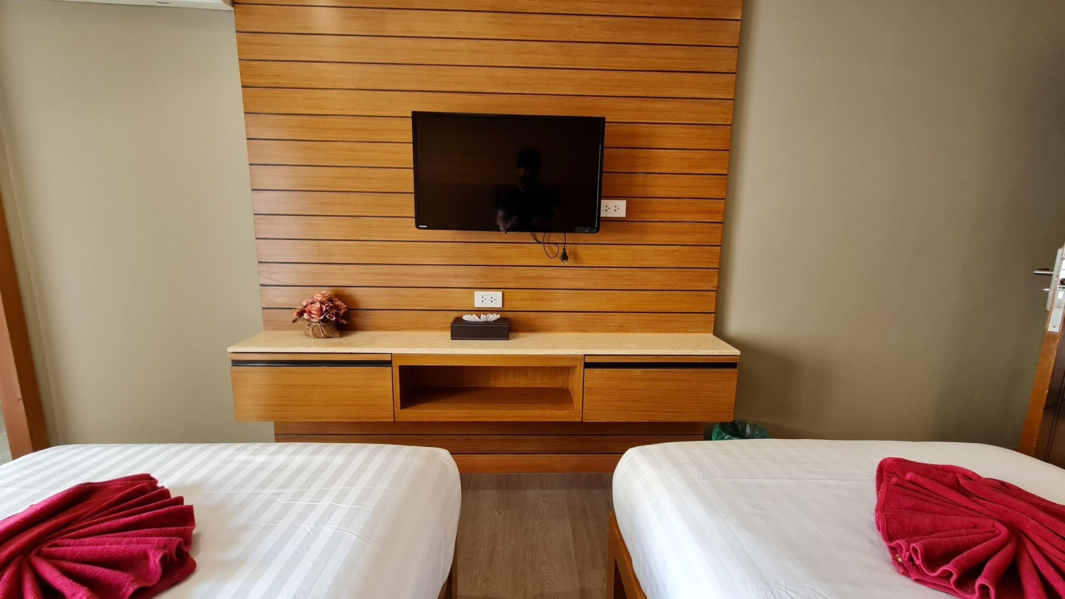 Room Actually Karon Екстериор снимка