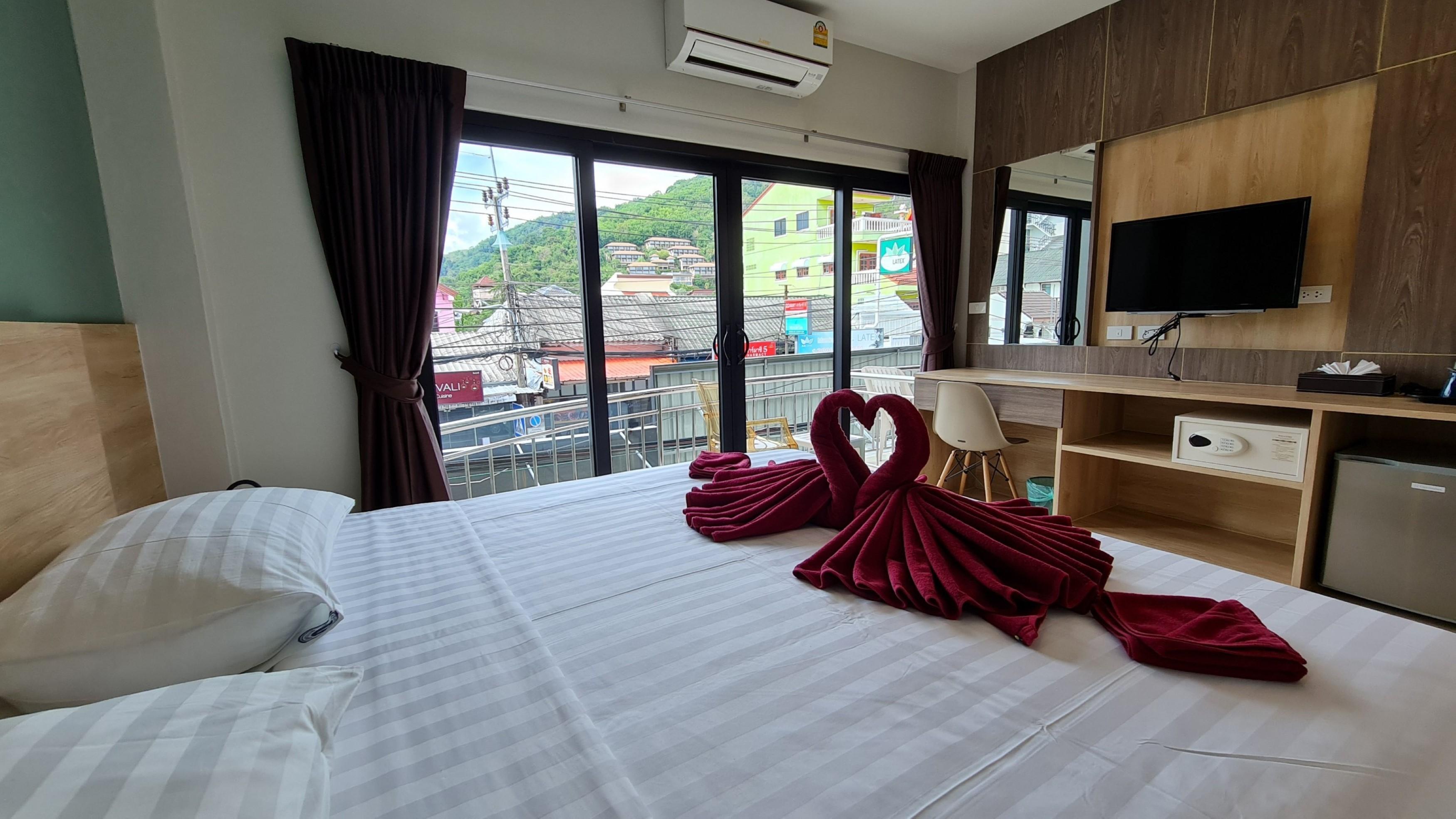Room Actually Karon Екстериор снимка