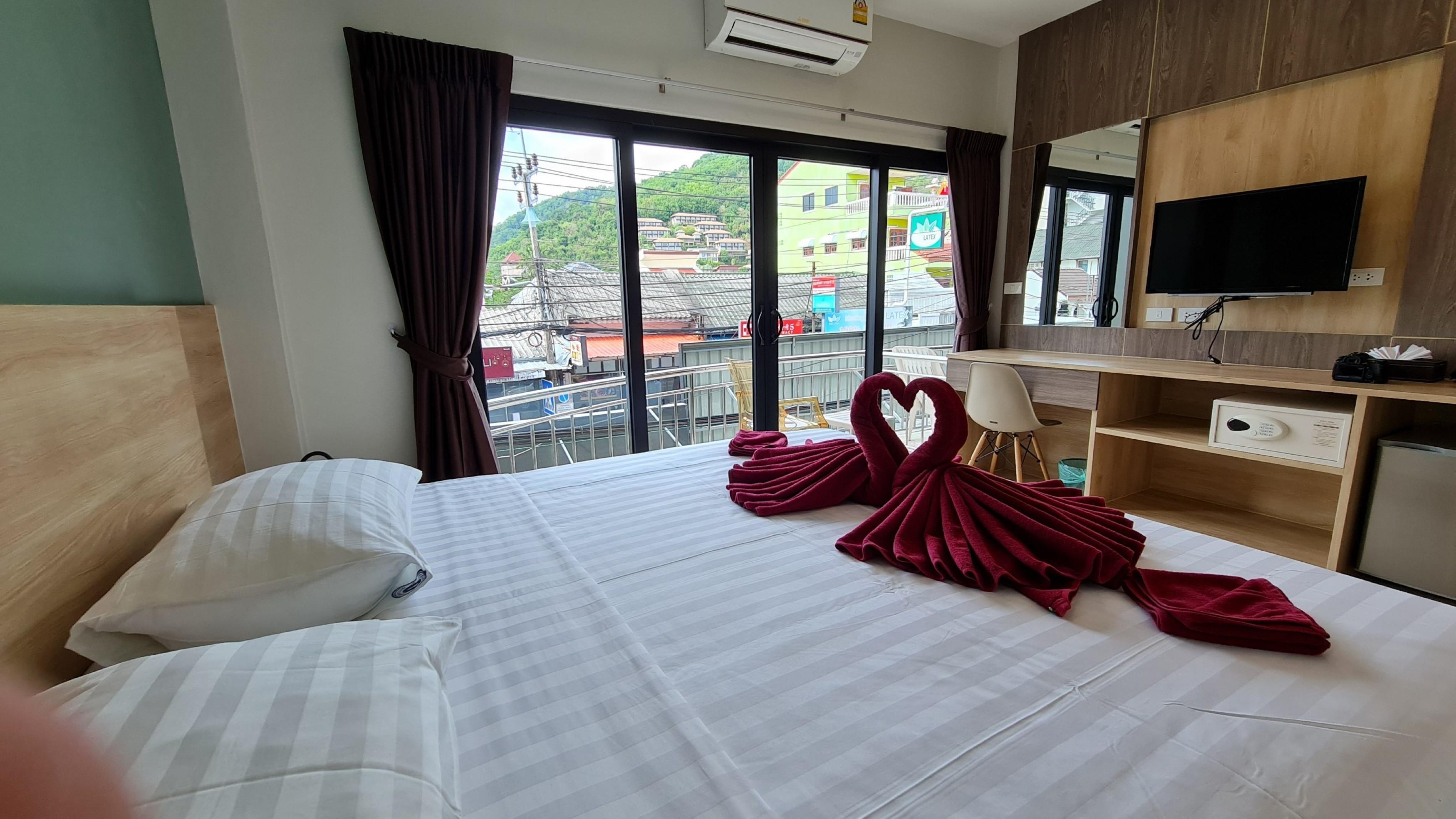 Room Actually Karon Екстериор снимка