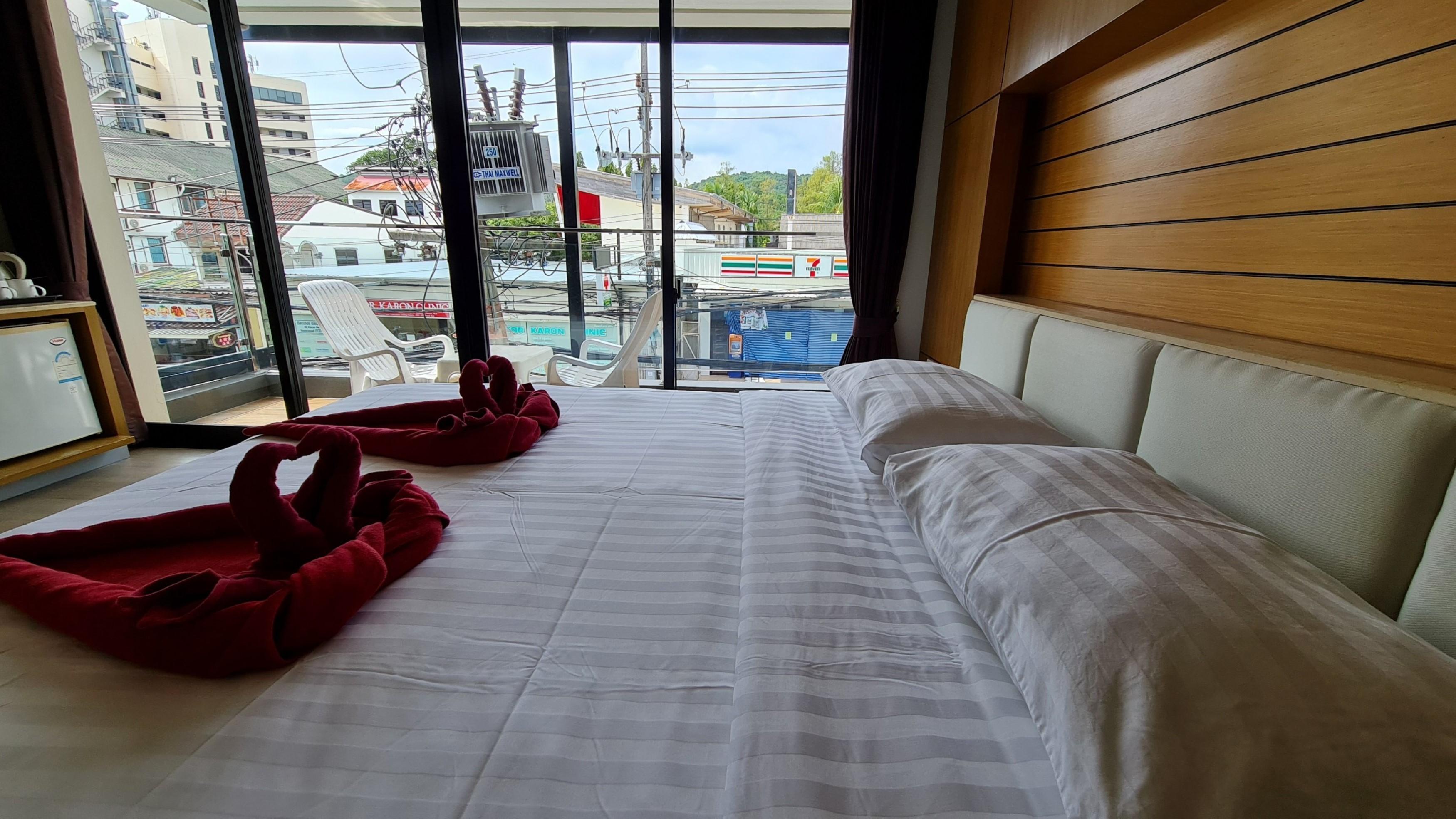 Room Actually Karon Екстериор снимка