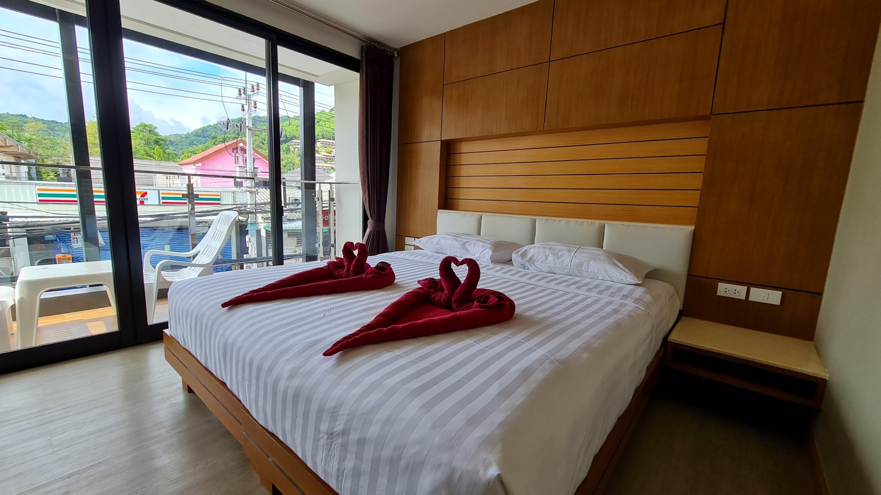 Room Actually Karon Екстериор снимка