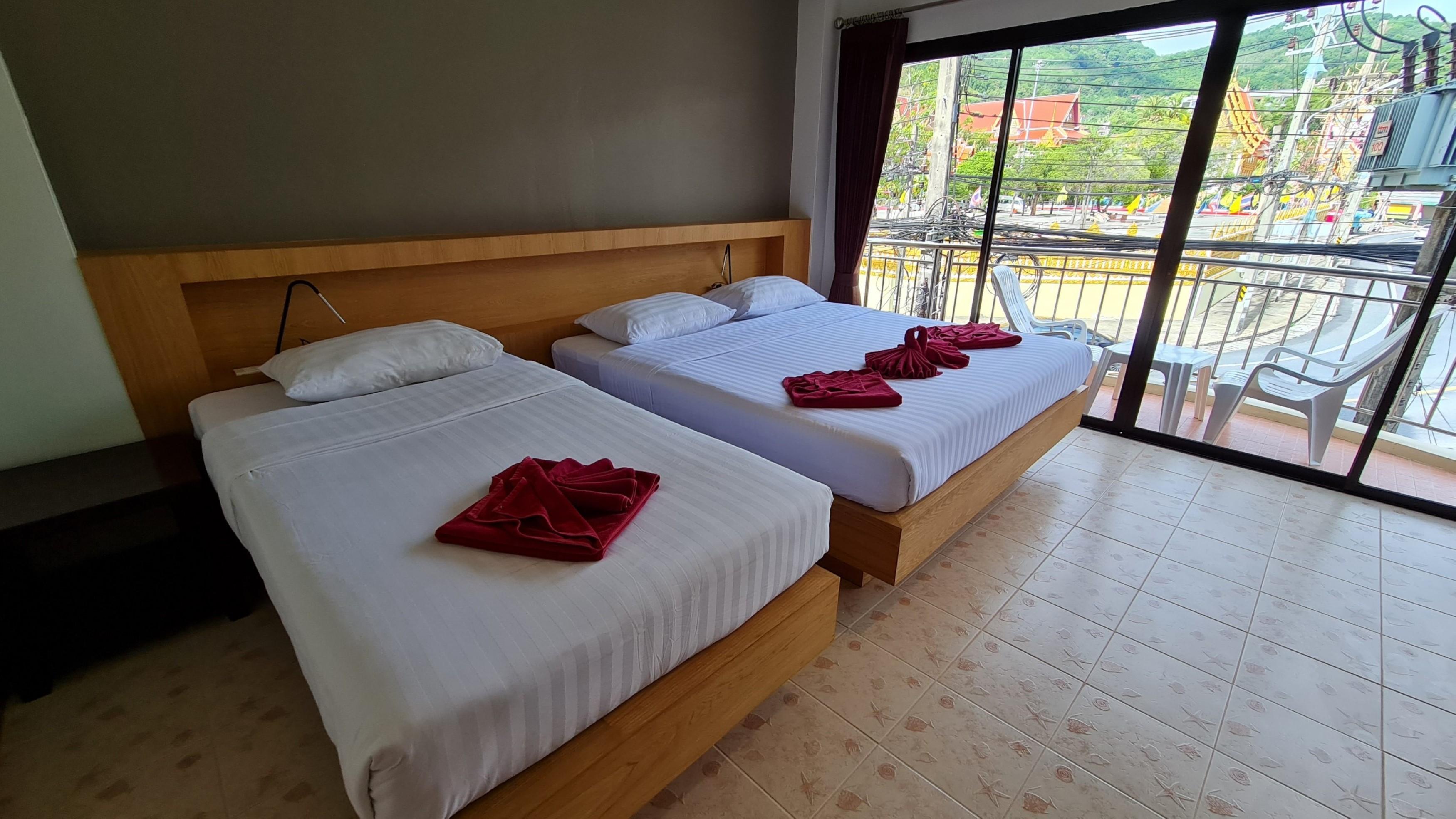 Room Actually Karon Екстериор снимка