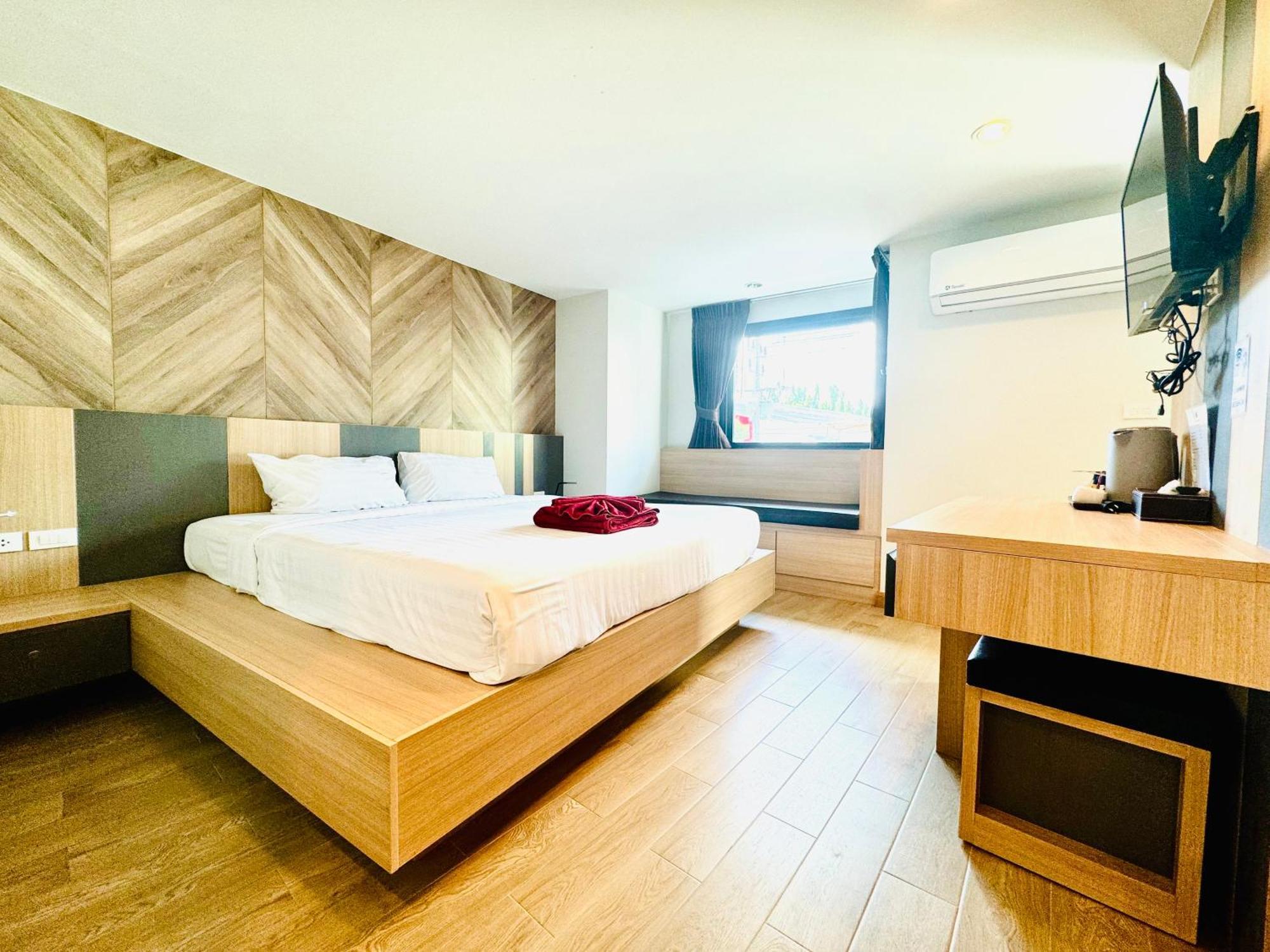 Room Actually Karon Екстериор снимка